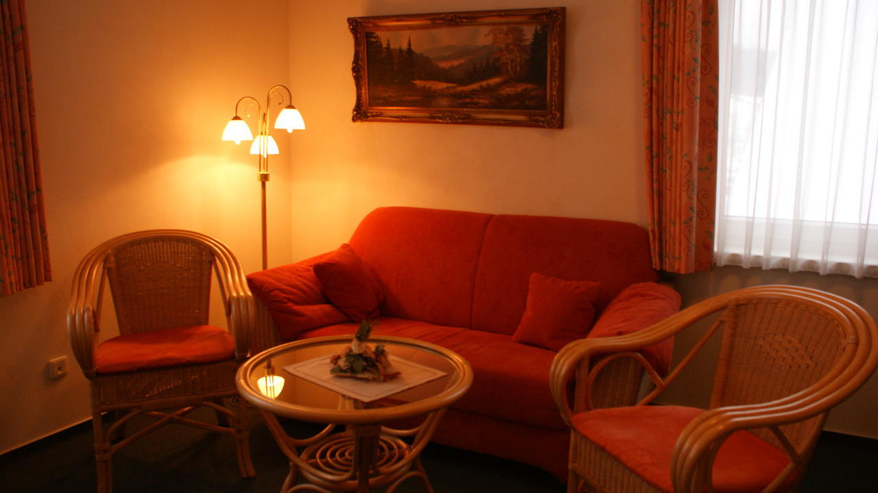 Landhotel Loenskrug Hellental Chambre photo