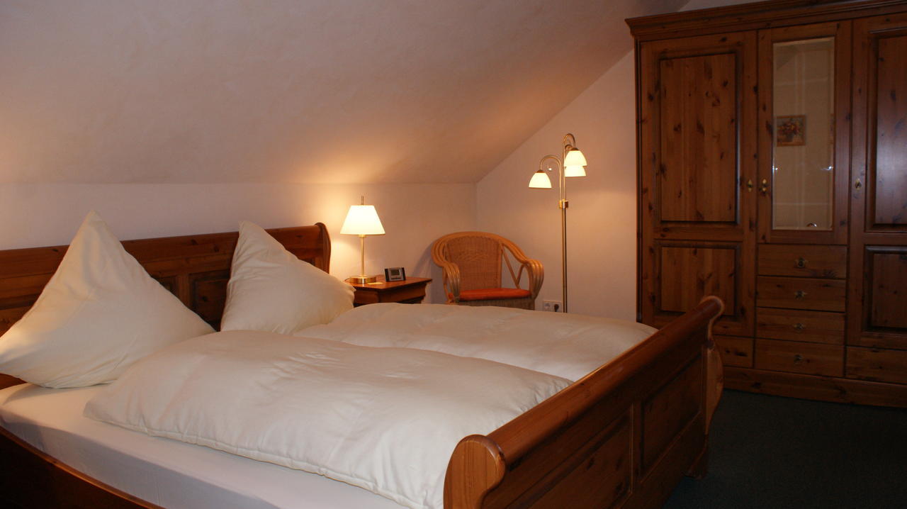 Landhotel Loenskrug Hellental Chambre photo